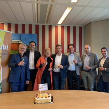 706 Seating Group tekent koopcontract Zevenhuis